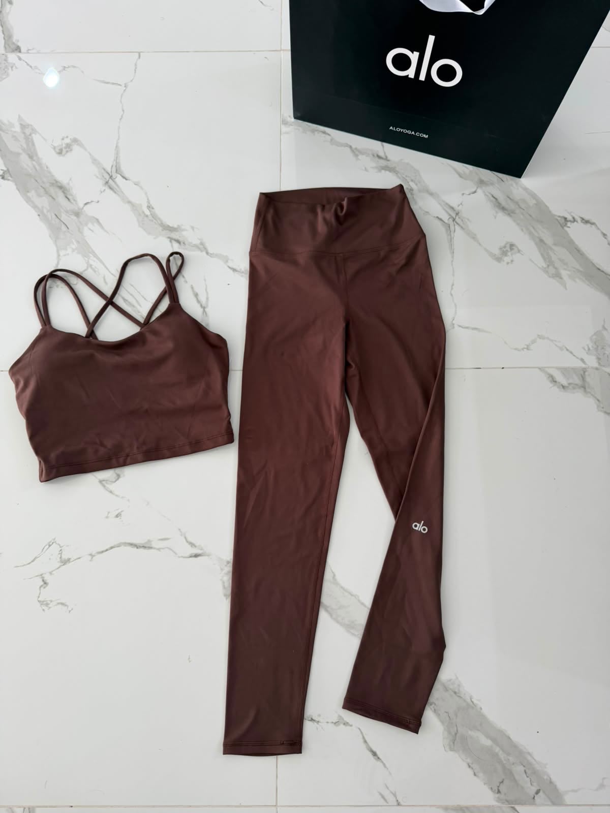 Conjunto Alo yoga café