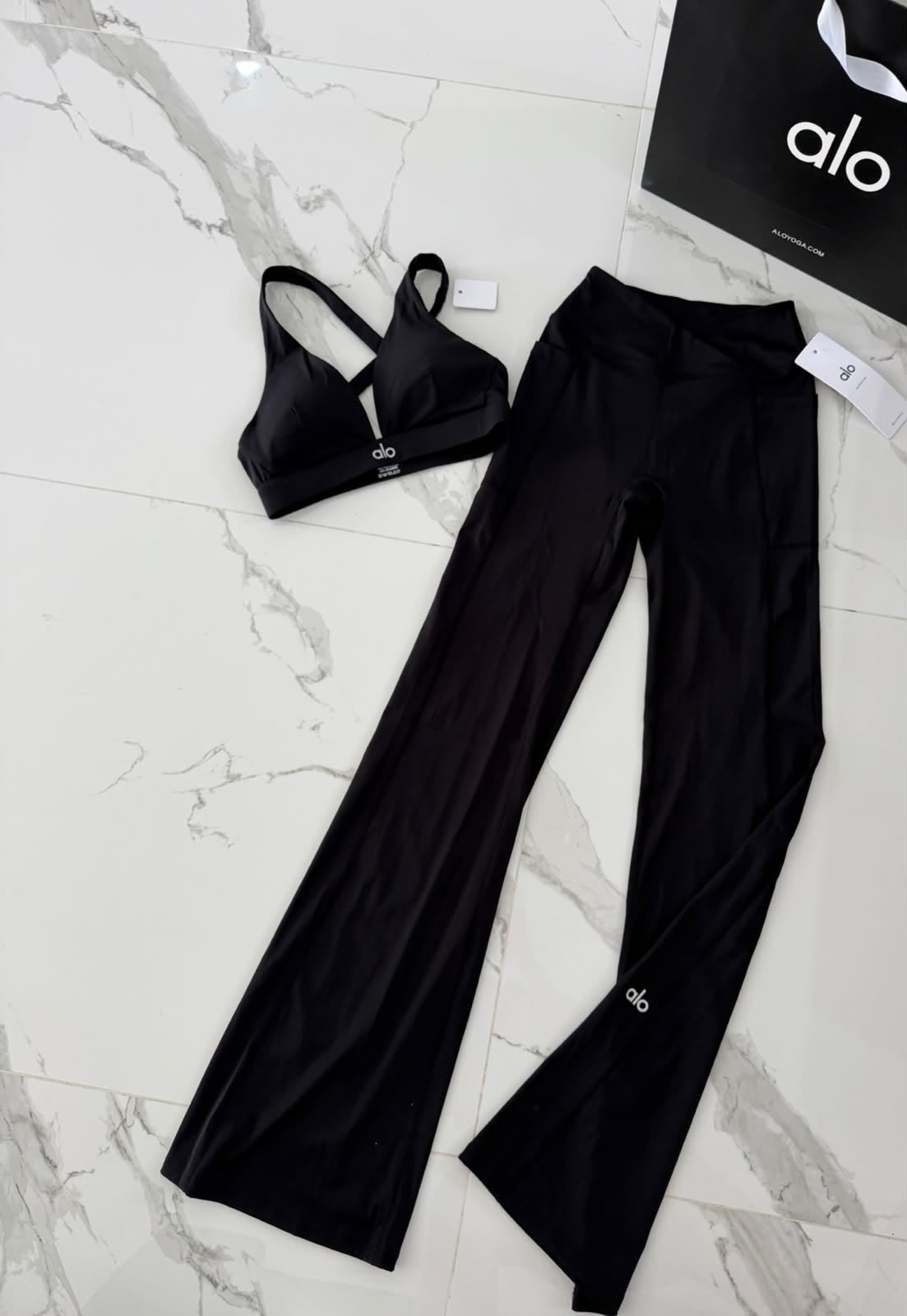 Conjunto Alo yoga