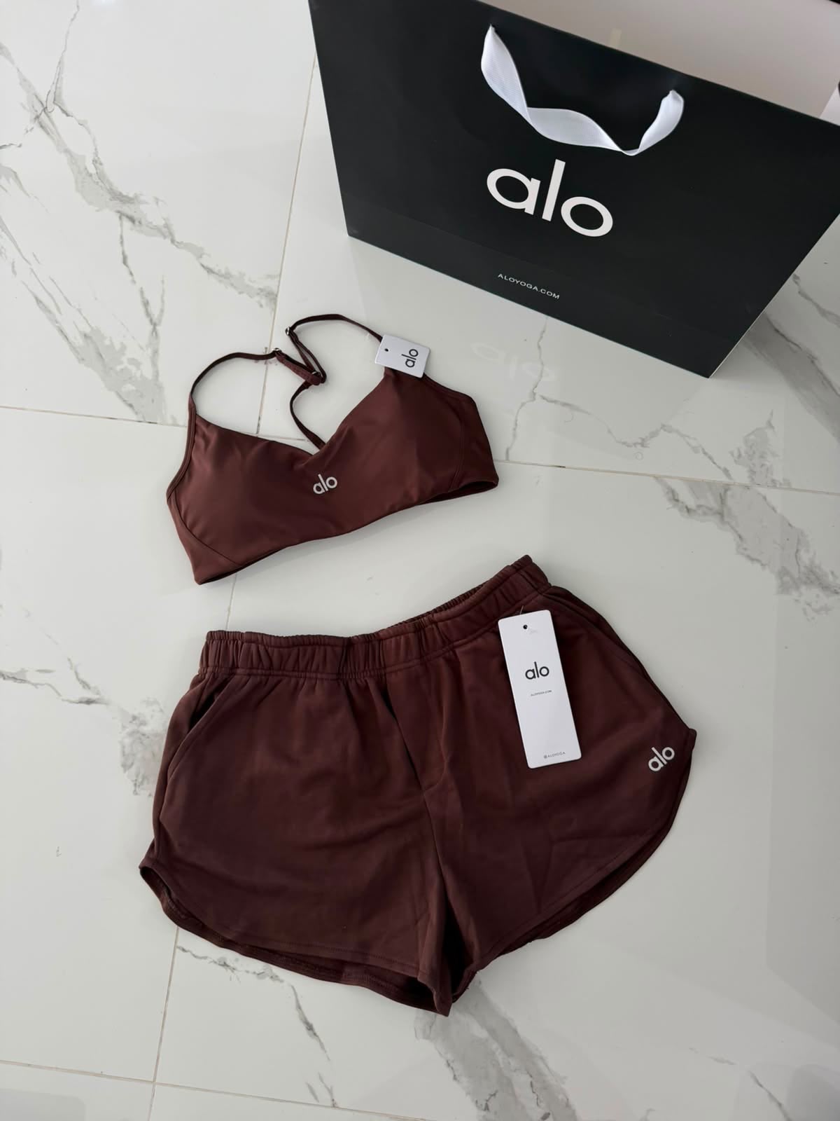 Conjunto Alo yoga café