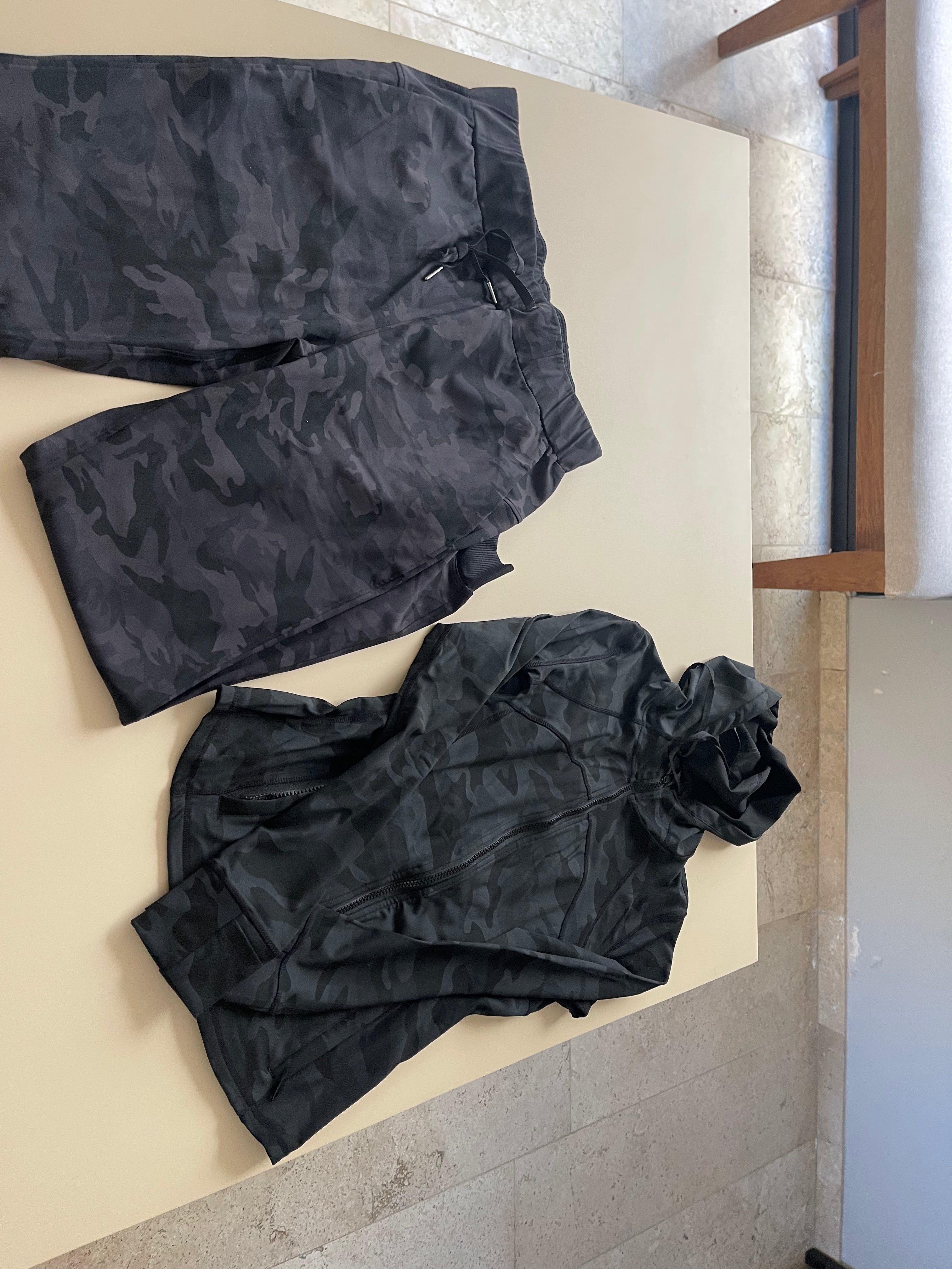 Conjunto lululemon militar