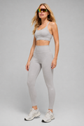 Conjunto Alo yoga beige acampanado